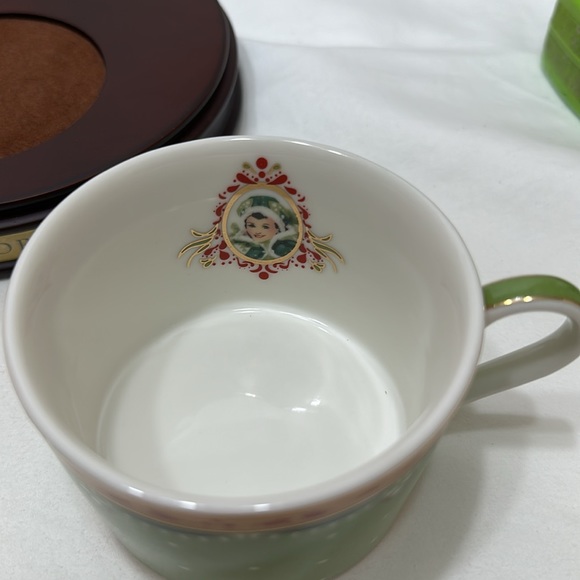 Avon Mrs Albee tea cup and saucer - Picture 6 of 12